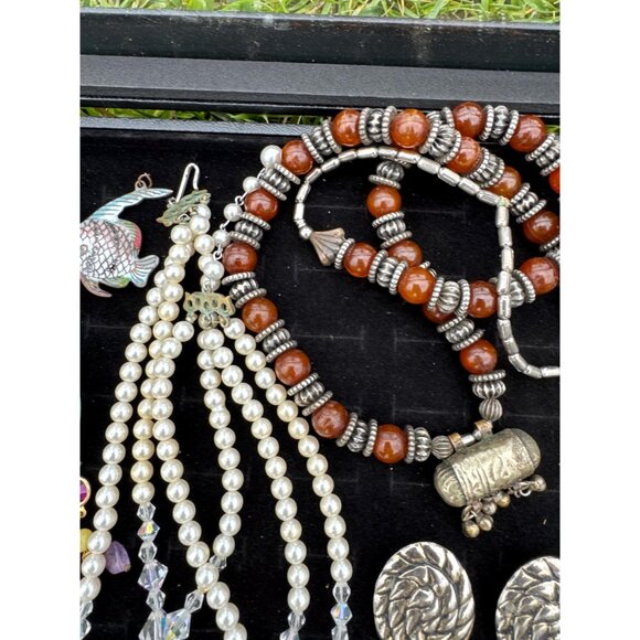 Costume Jewelry Lot Vintage - Jewelry Store Closeout Lot #11 - Picture 6 of 9